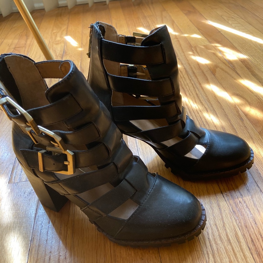 Report Signature Cut Out Booties